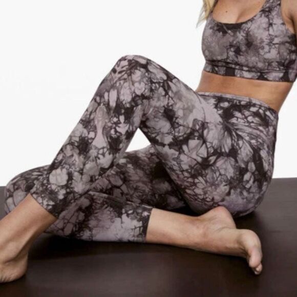 Lululemon Wunder Under HR 25" Leggings Size 6 Luxtreme Dual Shibori Iced Iris - Picture 1 of 9